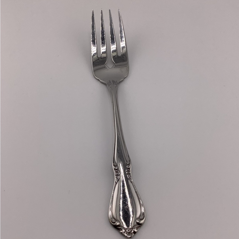 Oneida Craft Deluxe “Chateau” Flatware Salad Fork - Picture 3 of 4